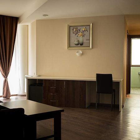All Seasons Hotel On Freedom Square Tiflis Exterior foto