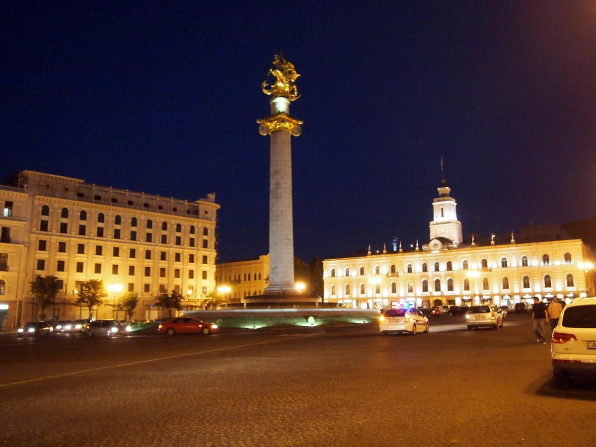 All Seasons Hotel On Freedom Square Tiflis Exterior foto