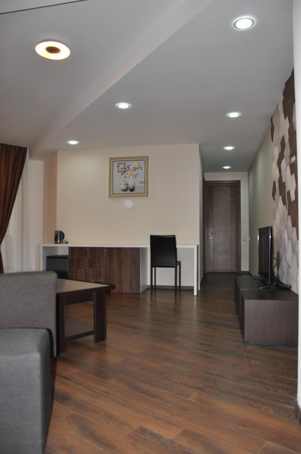 All Seasons Hotel On Freedom Square Tiflis Exterior foto